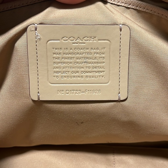 Coach tote - Picture 3 of 4